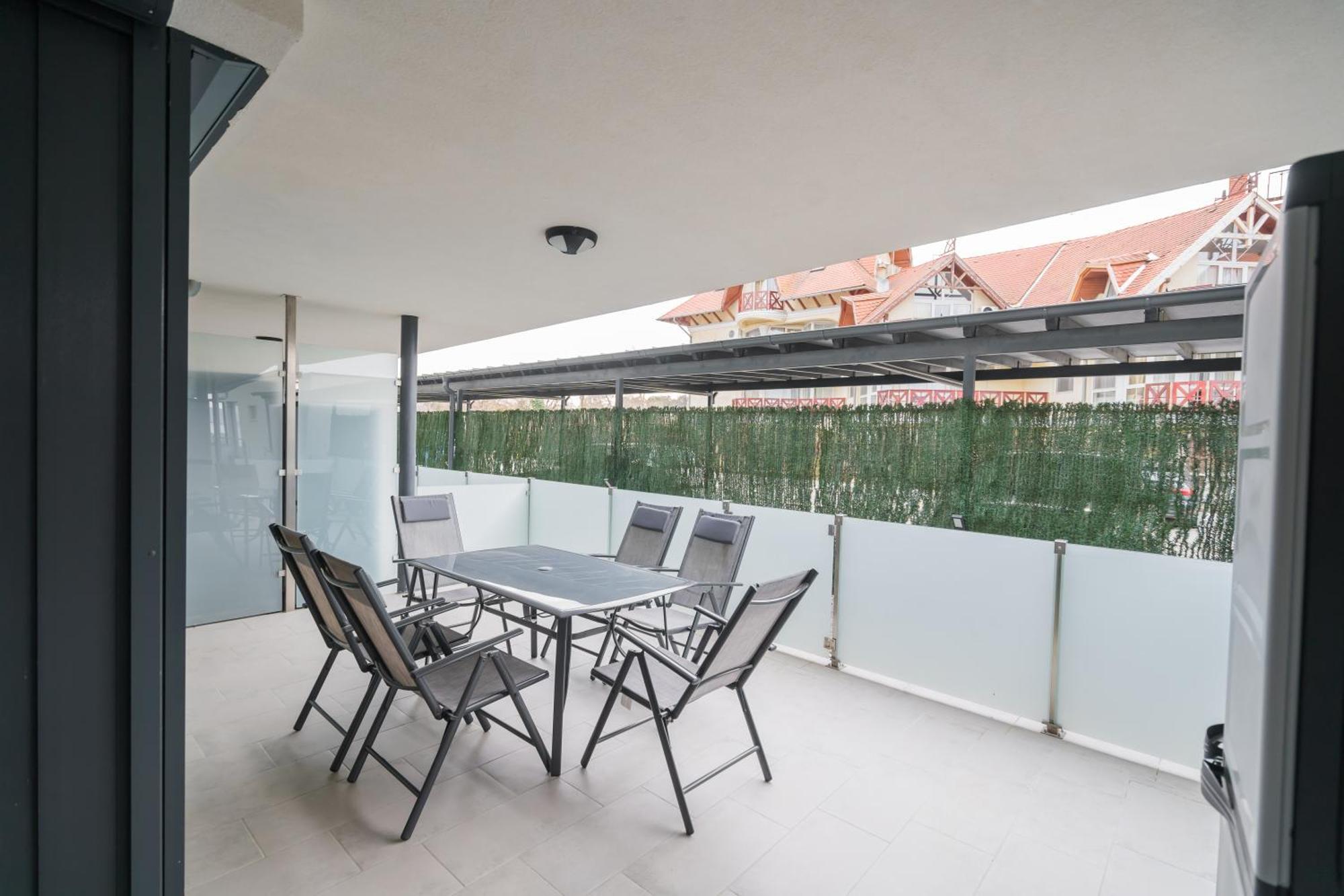 Lellemarine By Bltn Apartmanok Balatonlelle Exterior photo